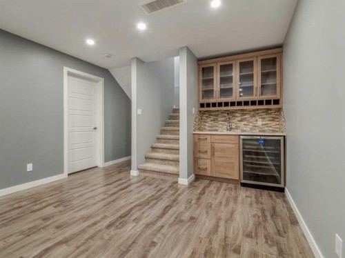 98 Moonlight Boulevard West, Lethbridge, AB - Indoor Photo Showing Other Room