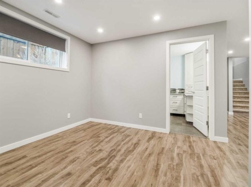 98 Moonlight Boulevard West, Lethbridge, AB - Indoor Photo Showing Other Room