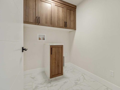 4517 40 Avenue South, Lethbridge, AB - Indoor Photo Showing Other Room