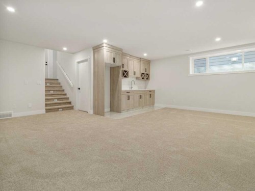 4517 40 Avenue South, Lethbridge, AB - Indoor Photo Showing Other Room