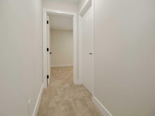 4517 40 Avenue South, Lethbridge, AB - Indoor Photo Showing Other Room