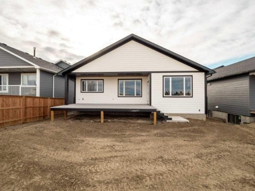 4517 40 Avenue South, Lethbridge, AB - Outdoor