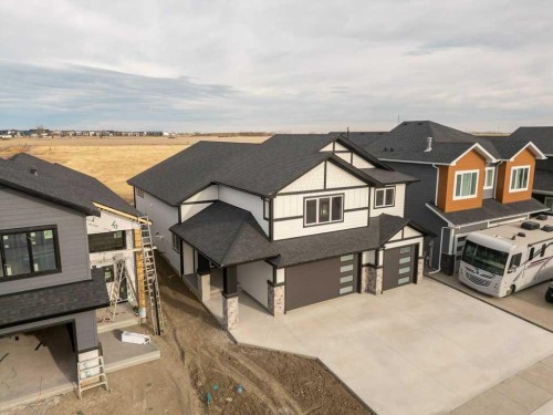 4517 40 Avenue South, Lethbridge, AB - Outdoor