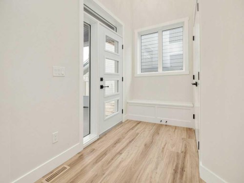 4517 40 Avenue South, Lethbridge, AB - Indoor Photo Showing Other Room