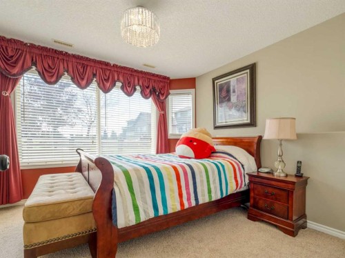 314 Coulee Springs Terrace, Lethbridge, AB - Indoor Photo Showing Bedroom