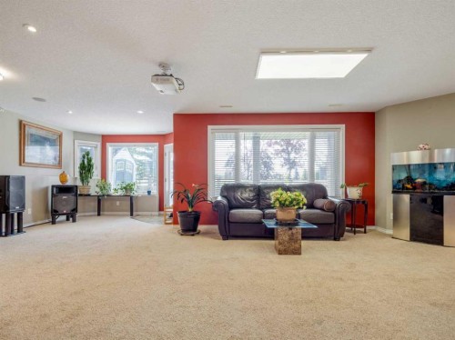 314 Coulee Springs Terrace, Lethbridge, AB - Indoor Photo Showing Living Room