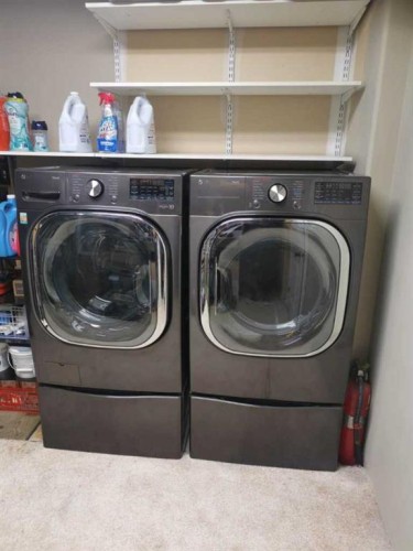 314 Coulee Springs Terrace, Lethbridge, AB - Indoor Photo Showing Laundry Room