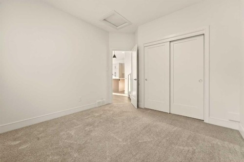 516 Greywolf Cove North, Lethbridge, AB - Indoor Photo Showing Other Room