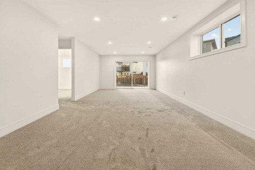 516 Greywolf Cove North, Lethbridge, AB - Indoor Photo Showing Other Room