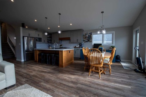 340 Greenwood Place, Coalhurst, AB - Indoor