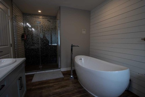 340 Greenwood Place, Coalhurst, AB - Indoor Photo Showing Bathroom