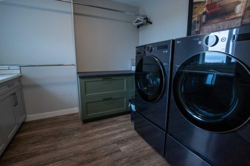 340 Greenwood Place, Coalhurst, AB - Indoor Photo Showing Laundry Room