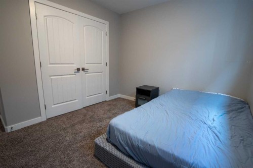 340 Greenwood Place, Coalhurst, AB - Indoor Photo Showing Bedroom