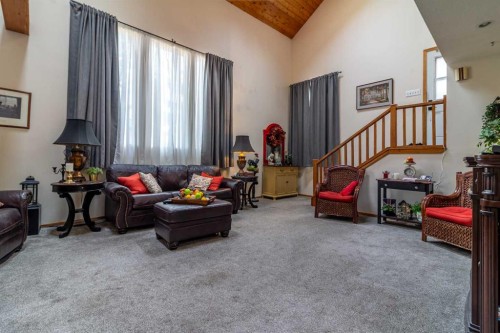 253 51 Avenue E, Claresholm, AB - Indoor