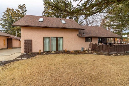 253 51 Avenue E, Claresholm, AB - Outdoor With Deck Patio Veranda