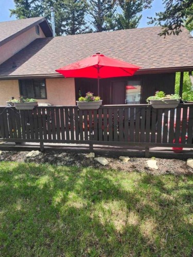 253 51 Avenue E, Claresholm, AB - Outdoor With Deck Patio Veranda