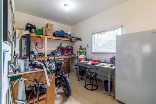 253 51 Avenue E, Claresholm, AB - Indoor