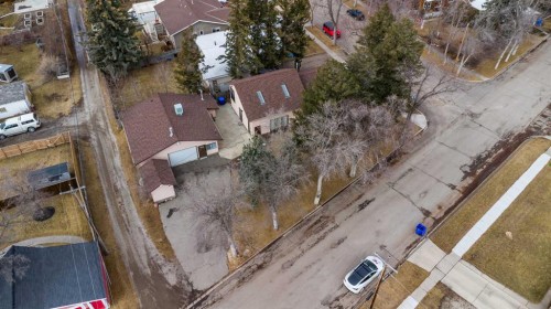 253 51 Avenue E, Claresholm, AB - Outdoor