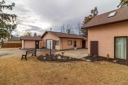 253 51 Avenue E, Claresholm, AB - Outdoor