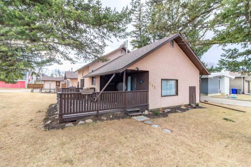 253 51 Avenue E, Claresholm, AB - Outdoor With Deck Patio Veranda