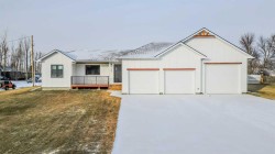 246 4A Street  Stirling, AB T0K 2E0