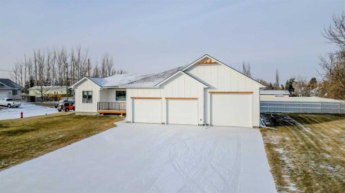 246 4A Street, Stirling, AB 