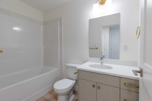 2817 16 Avenue, Coaldale, AB - Indoor Photo Showing Bathroom