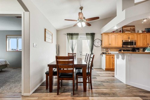 86 Salish Place West, Lethbridge, AB - Indoor Photo Showing Dining Room