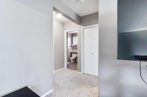 86 Salish Place West, Lethbridge, AB - Indoor Photo Showing Other Room