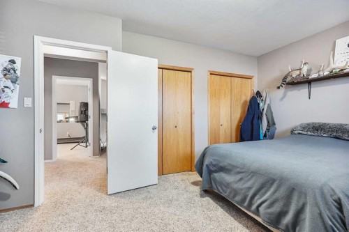 86 Salish Place West, Lethbridge, AB - Indoor Photo Showing Bedroom