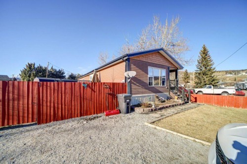 1414 84 Th Street, Coleman, AB - Outdoor