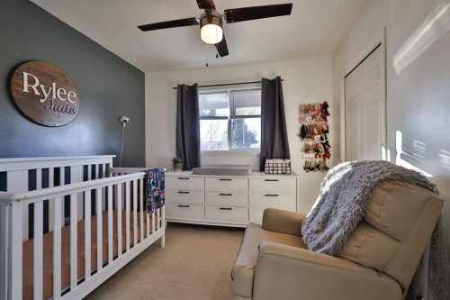 14 Mountview Place, Granum, AB - Indoor Photo Showing Bedroom