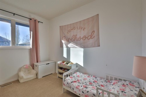 14 Mountview Place, Granum, AB - Indoor Photo Showing Bedroom