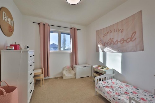 14 Mountview Place, Granum, AB - Indoor Photo Showing Bedroom
