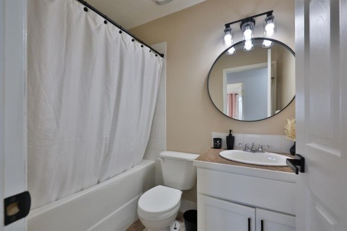 14 Mountview Place, Granum, AB - Indoor Photo Showing Bathroom
