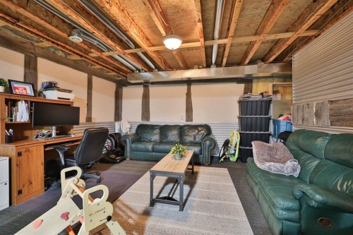 14 Mountview Place, Granum, AB - Indoor Photo Showing Other Room