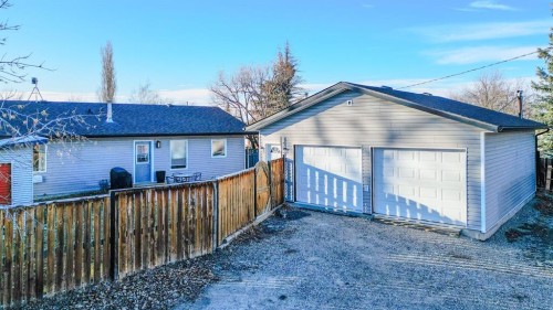 14 Mountview Place, Granum, AB - Outdoor