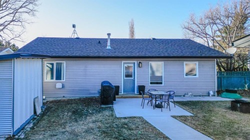 14 Mountview Place, Granum, AB - Outdoor