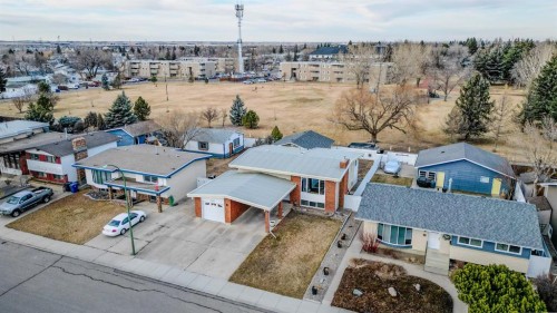 1413 20 Avenue North, Lethbridge, AB - Outdoor With View