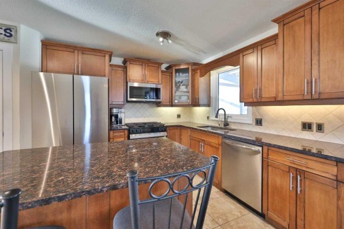 1413 20 Avenue North, Lethbridge, AB - Indoor Photo Showing Kitchen With Stainless Steel Kitchen