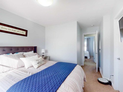 3-402 Highlands Boulevard West, Lethbridge, AB - Indoor Photo Showing Bedroom