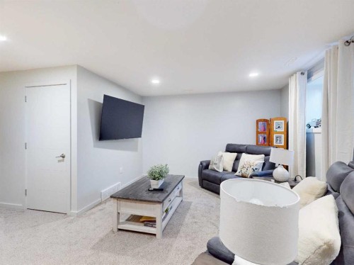 3-402 Highlands Boulevard West, Lethbridge, AB - Indoor Photo Showing Basement