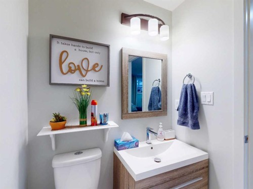 3-402 Highlands Boulevard West, Lethbridge, AB - Indoor Photo Showing Bathroom