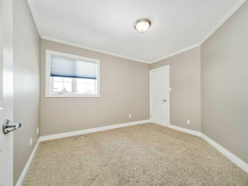 24 Fairmont Point South, Lethbridge, AB - Indoor Photo Showing Other Room