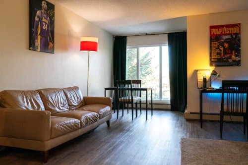 312-75 Temple Boulevard West, Lethbridge, AB - Indoor Photo Showing Living Room