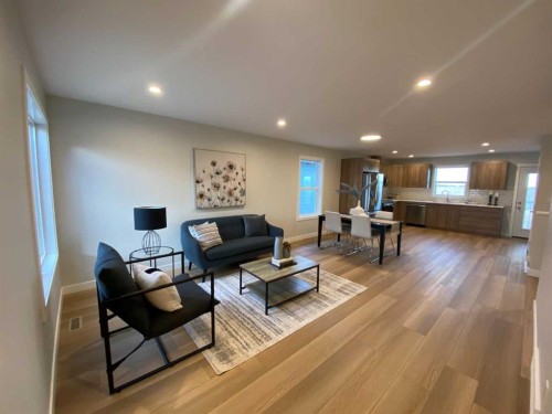 4213 57 Street, Taber, AB - Indoor Photo Showing Living Room