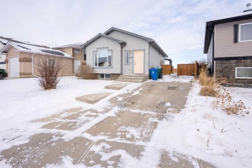 619 Aberdeen Crescent West, Lethbridge, AB - Outdoor