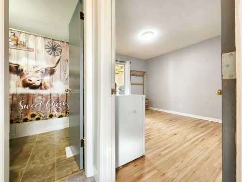 408 49 Avenue East, Claresholm, AB - Indoor Photo Showing Other Room