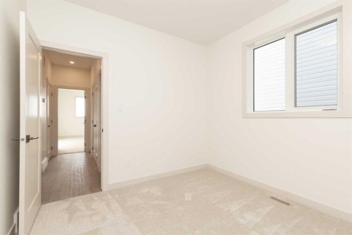 566 Malahat Green West, Lethbridge, AB - Indoor Photo Showing Other Room