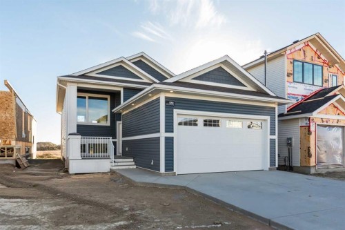 566 Malahat Green WEST Lethbridge, AB T1J 5H1